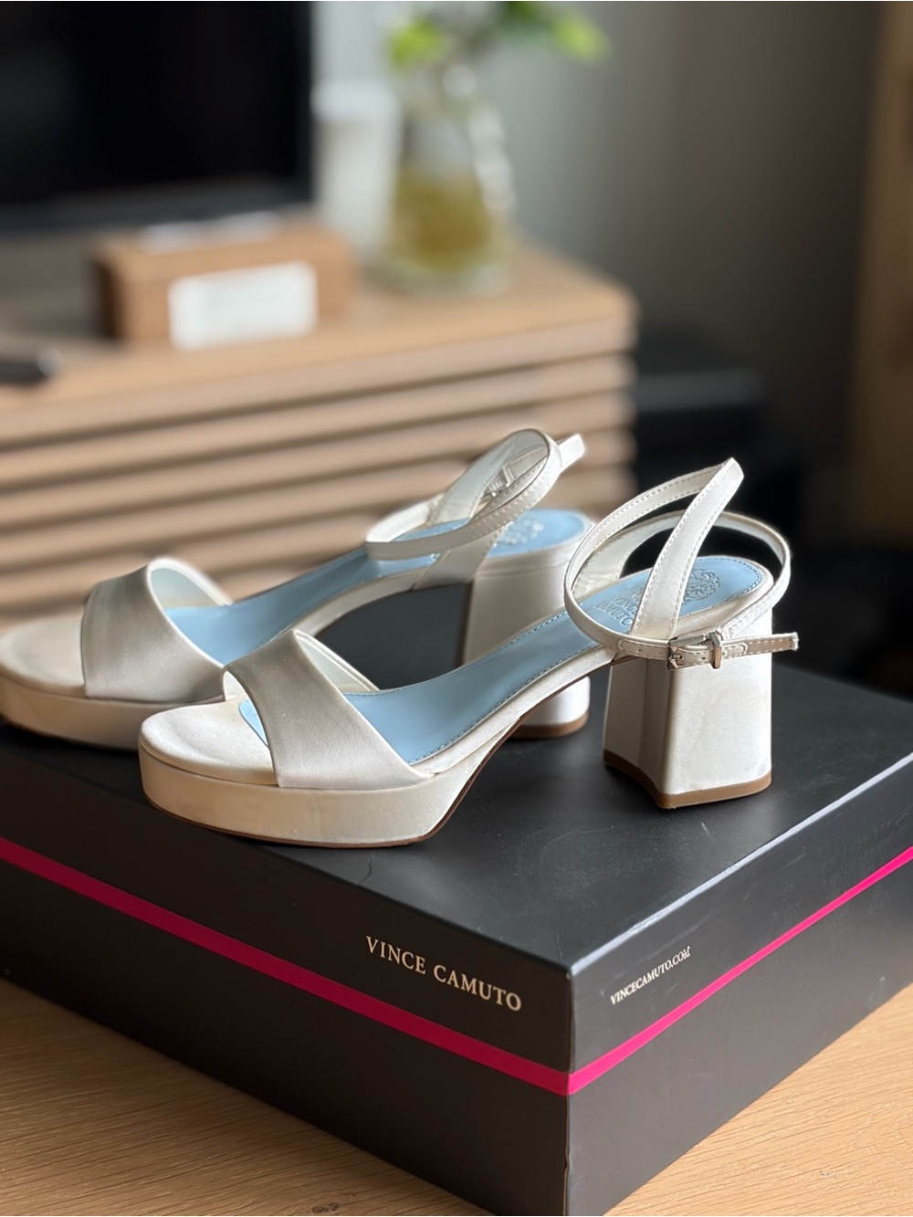 Vince Camuto Pendreya Ivory Block Heel Sandals size 7.5